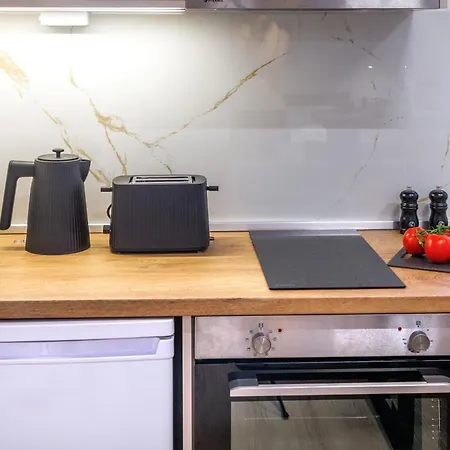 Red Apple كاستوريا