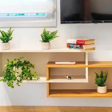 Red Apple كاستوريا