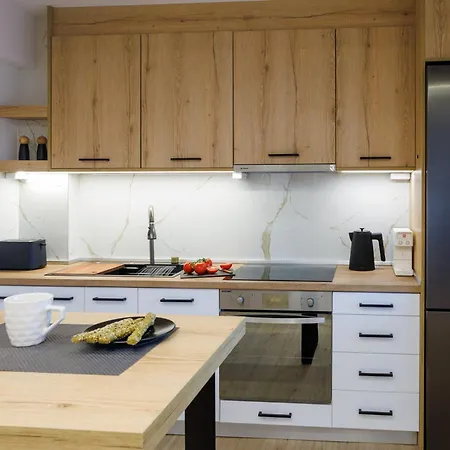 Red Apple كاستوريا