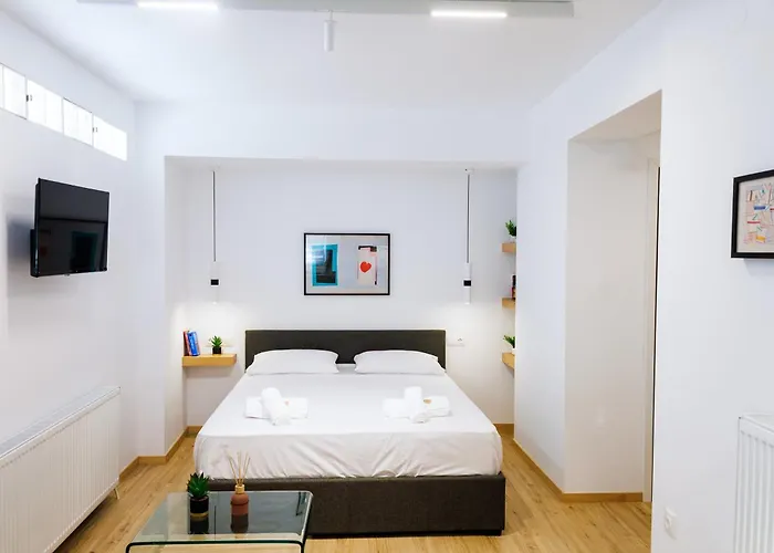 Red Apple Apartment *